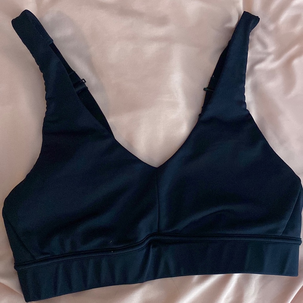 Black fabletics sports bra